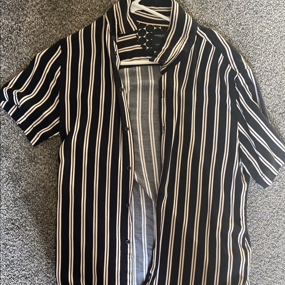 Denim & Flower Casual Black and White Button Down Shirt - Picture 5 of 5